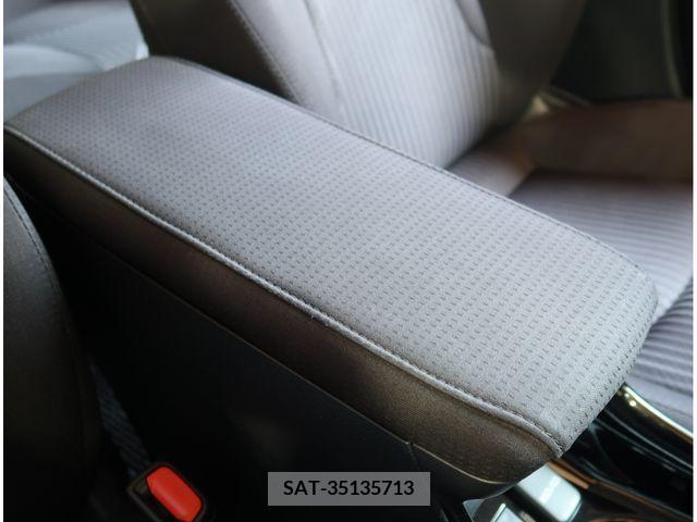 Toyota PRIUS 2019-04 384557-26