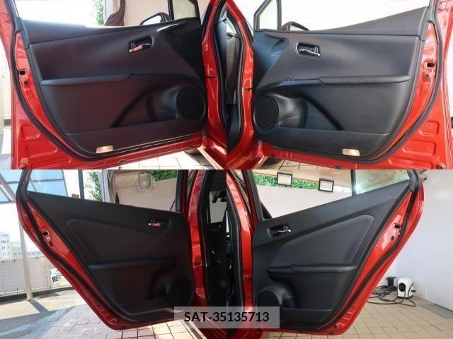 Toyota PRIUS 2019-04 384557-6