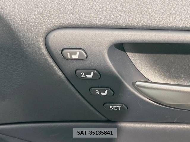 Lexus IS 2022-08 304439-6