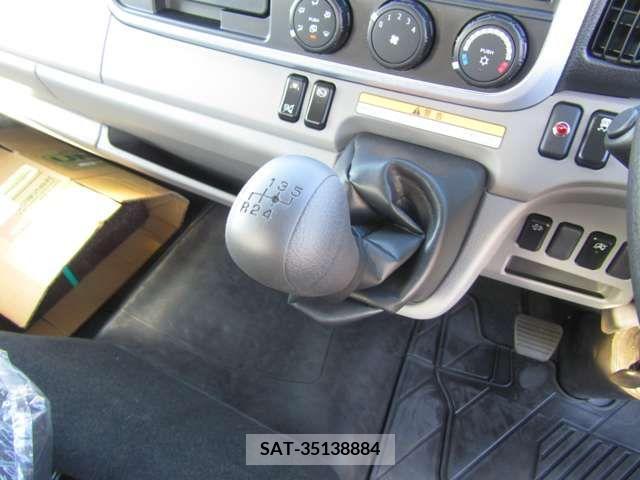 Mitsubishi CANTER 2023-11 302639-16
