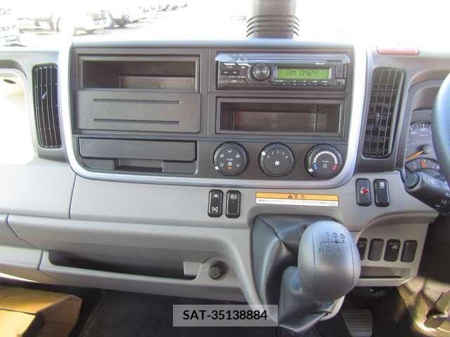 Mitsubishi CANTER 2023-11 302639-15