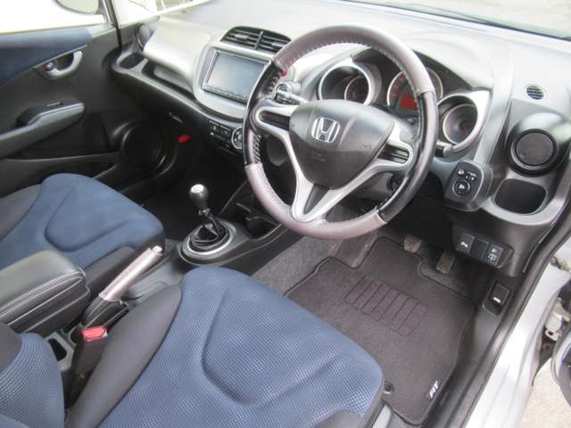 Honda FIT 2012-03 195428-11