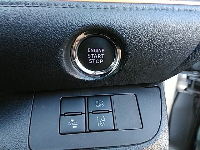 Toyota SIENTA 2019-11 194389-11