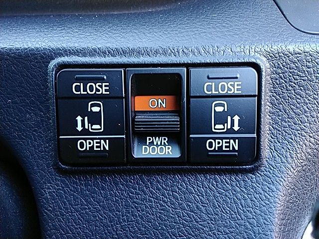 Toyota SIENTA 2019-11 194389-12