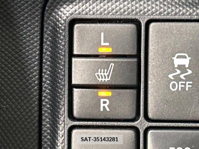 Toyota AQUA 2019-09 330905-5