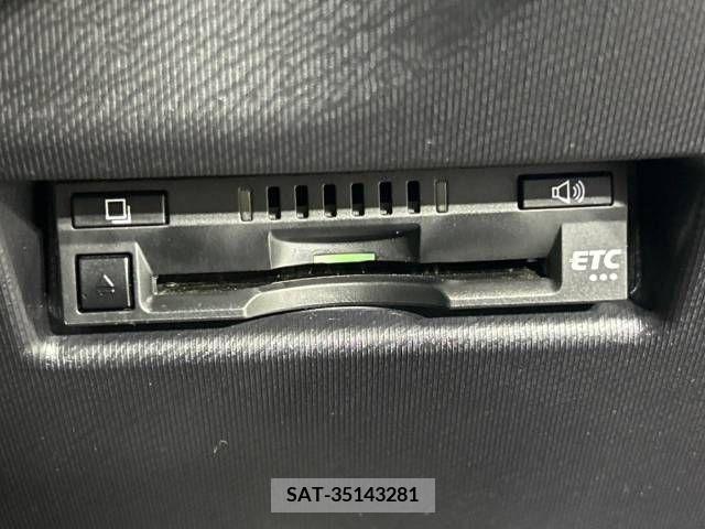 Toyota AQUA 2019-09 330905-4
