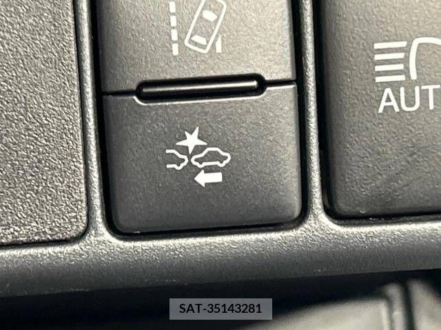Toyota AQUA 2019-09 330905-3