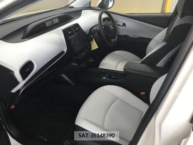 Toyota PRIUS 2019-05 322452-11