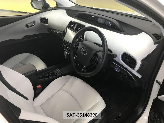 Toyota PRIUS 2019-05 322452-9
