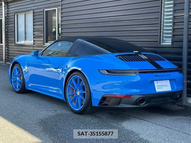 Porsche 911 2022-06 320017-2