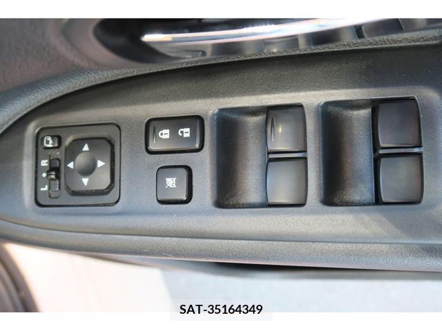 Mitsubishi OUTLANDER PHEV 2015-02 208666-21