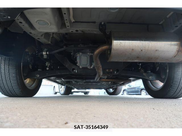 Mitsubishi OUTLANDER PHEV 2015-02 208666-23