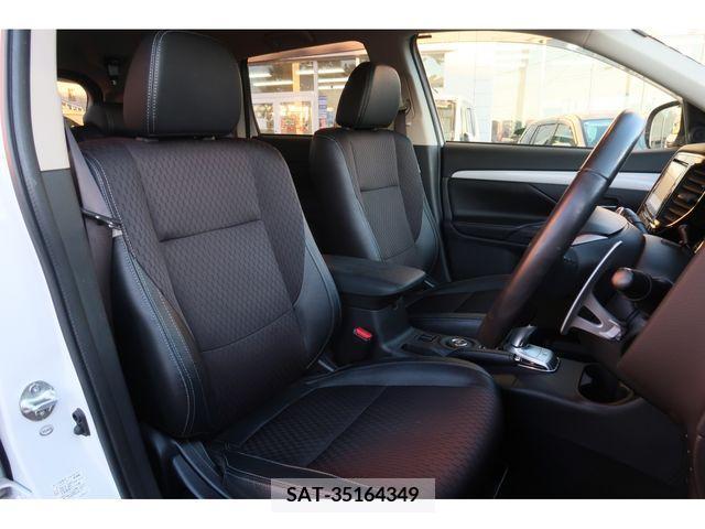 Mitsubishi OUTLANDER PHEV 2015-02 208666-24