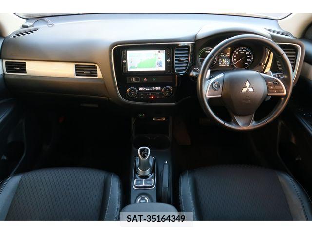 Mitsubishi OUTLANDER PHEV 2015-02 208666-5