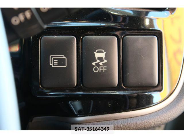 Mitsubishi OUTLANDER PHEV 2015-02 208666-15