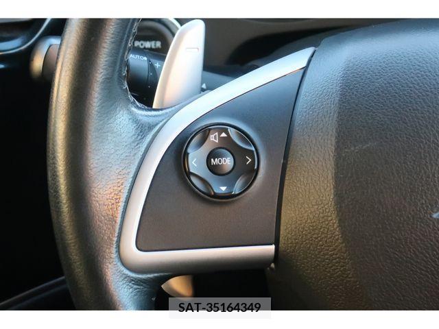 Mitsubishi OUTLANDER PHEV 2015-02 208666-17