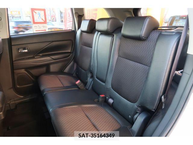 Mitsubishi OUTLANDER PHEV 2015-02 208666-27