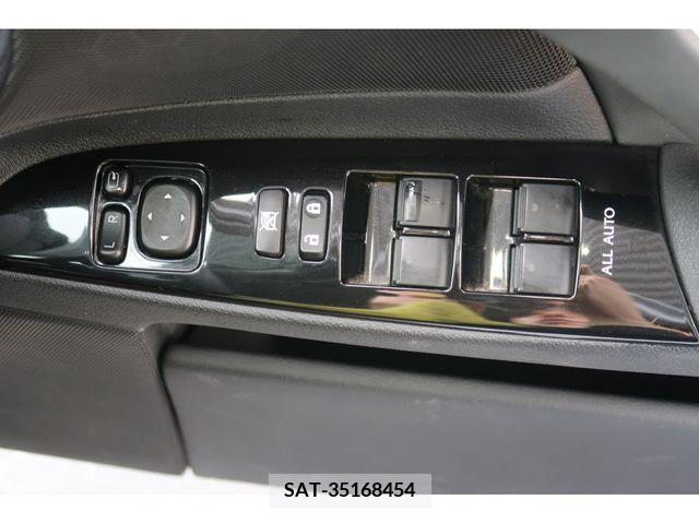 Lexus IS 2011-06 214219-15