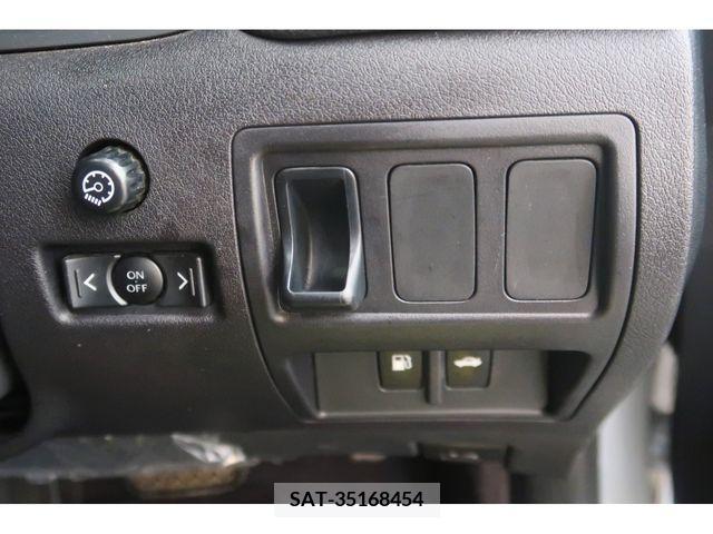 Lexus IS 2011-06 214219-16