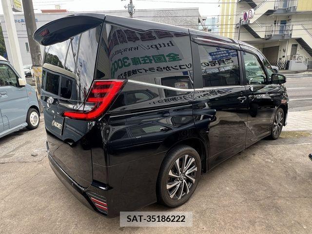 Toyota NOAH 2022-04 332592-1