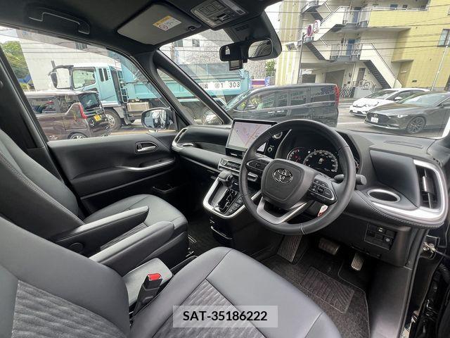 Toyota NOAH 2022-04 332592-4