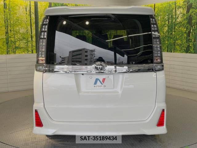 Toyota VOXY 2017-03 378027-15