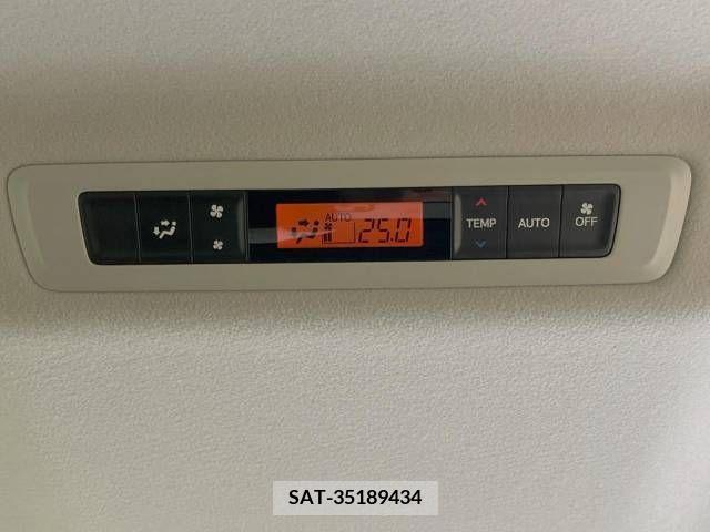 Toyota VOXY 2017-03 378027-5