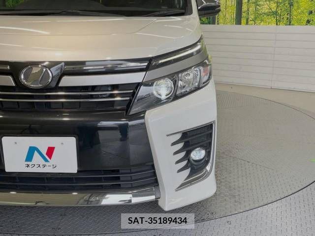 Toyota VOXY 2017-03 378027-12