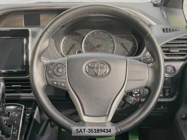 Toyota VOXY 2017-03 378027-11