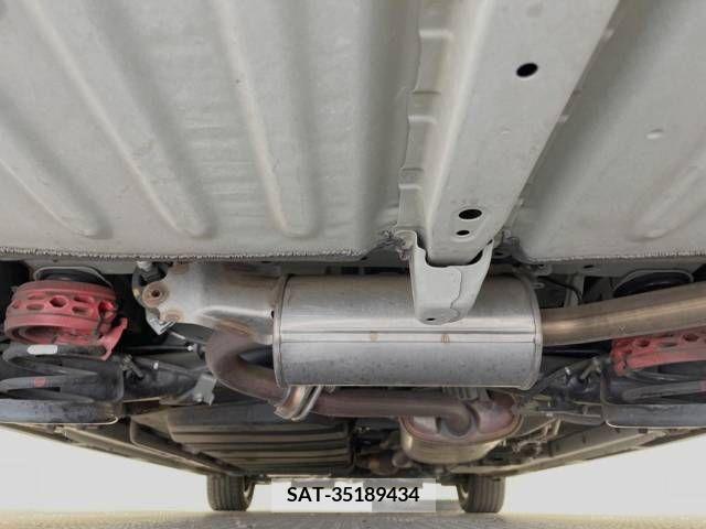 Toyota VOXY 2017-03 378027-19