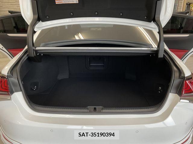 Lexus ES 2019-11 300399-17