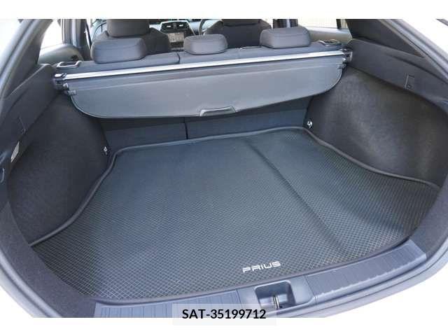 Toyota PRIUS 2016-09 200040-15