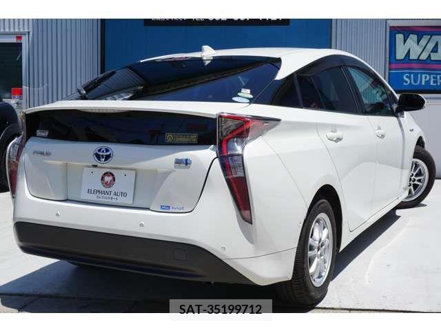 Toyota PRIUS 2016-09 200040-8
