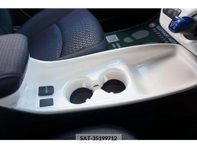 Toyota PRIUS 2016-09 200040-18