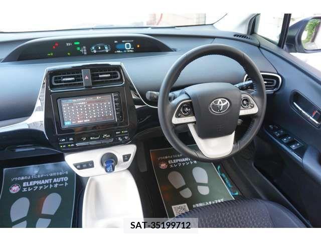 Toyota PRIUS 2016-09 200040-3