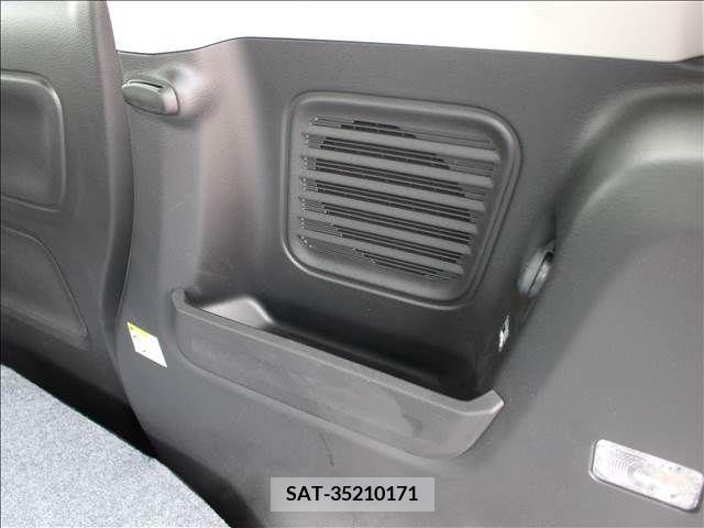 Suzuki SPACIA 2018-03 249967-10