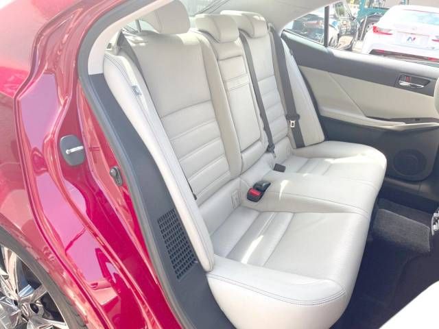 Lexus IS 2013-12 22520-9