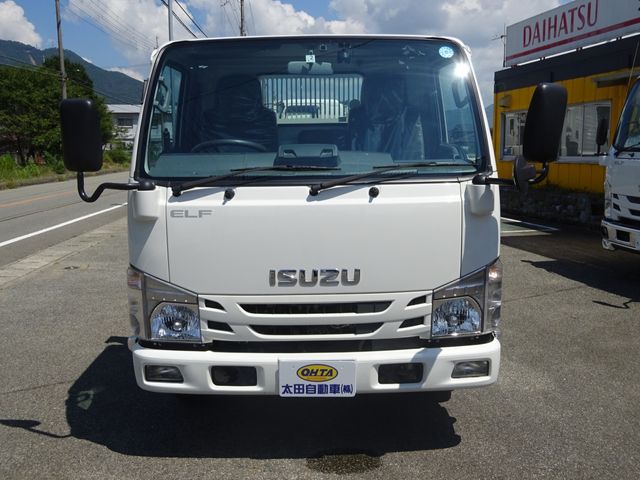 Isuzu ELF TRUCK 2021-02 18666-3