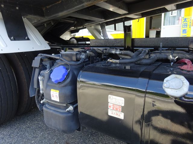Isuzu ELF TRUCK 2021-02 18666-16