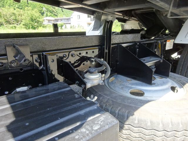 Isuzu ELF TRUCK 2021-02 18666-15