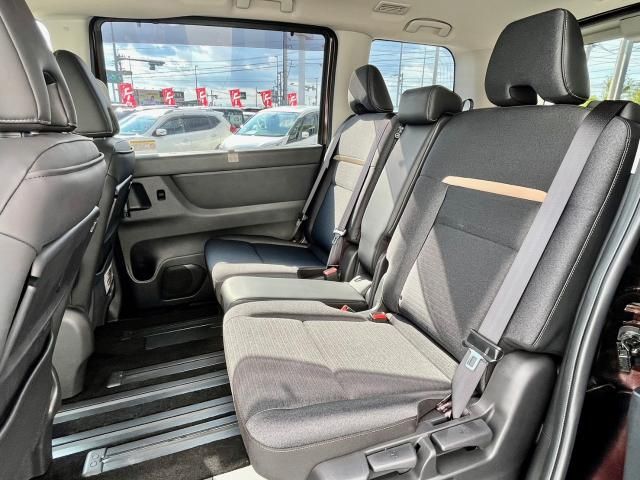 Nissan SERENA 2022-12 195577-26