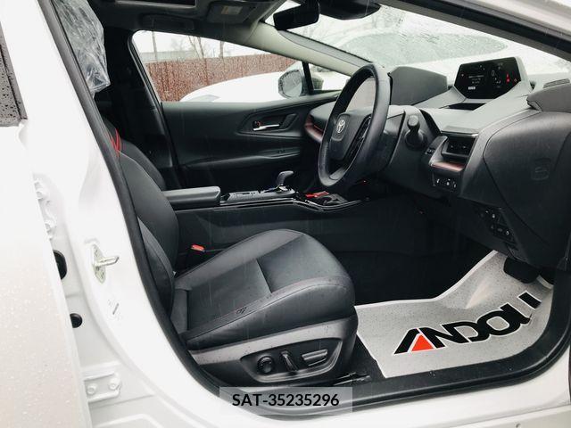 Toyota PRIUS 2023-04 208816-11