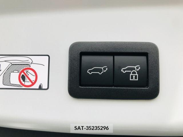 Toyota PRIUS 2023-04 208816-27