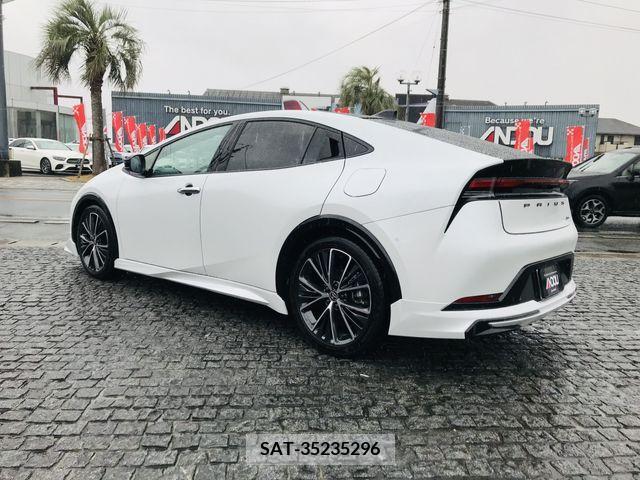 Toyota PRIUS 2023-04 208816-3