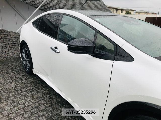 Toyota PRIUS 2023-04 208816-4