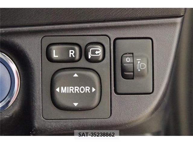 Toyota AQUA 2013-11 217168-12