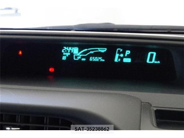 Toyota AQUA 2013-11 217168-6