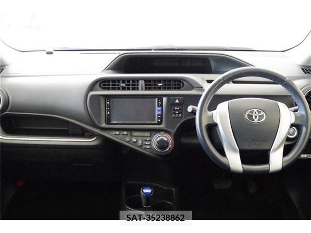 Toyota AQUA 2013-11 217168-1