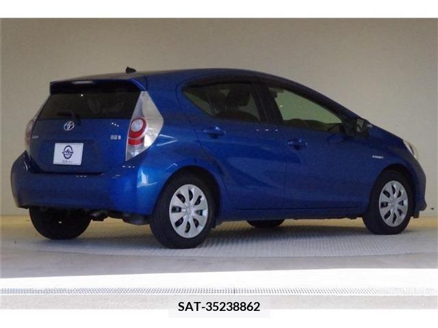 Toyota AQUA 2013-11 217168-4