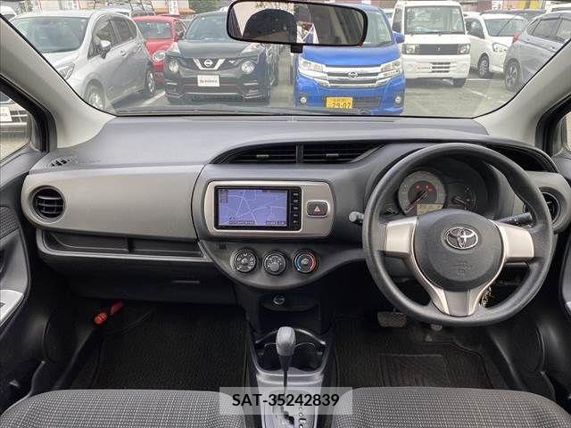 Toyota VITZ 2015-01 308717-1